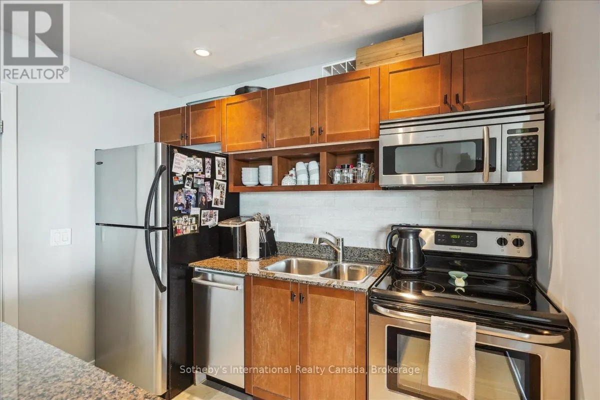 1804 - 218 QUEENS QUAY W, #1804