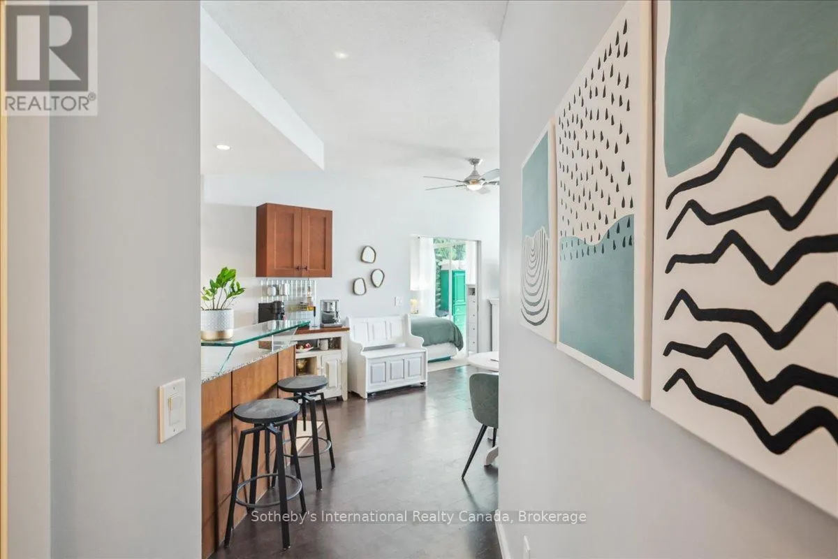 1804 - 218 QUEENS QUAY W, #1804