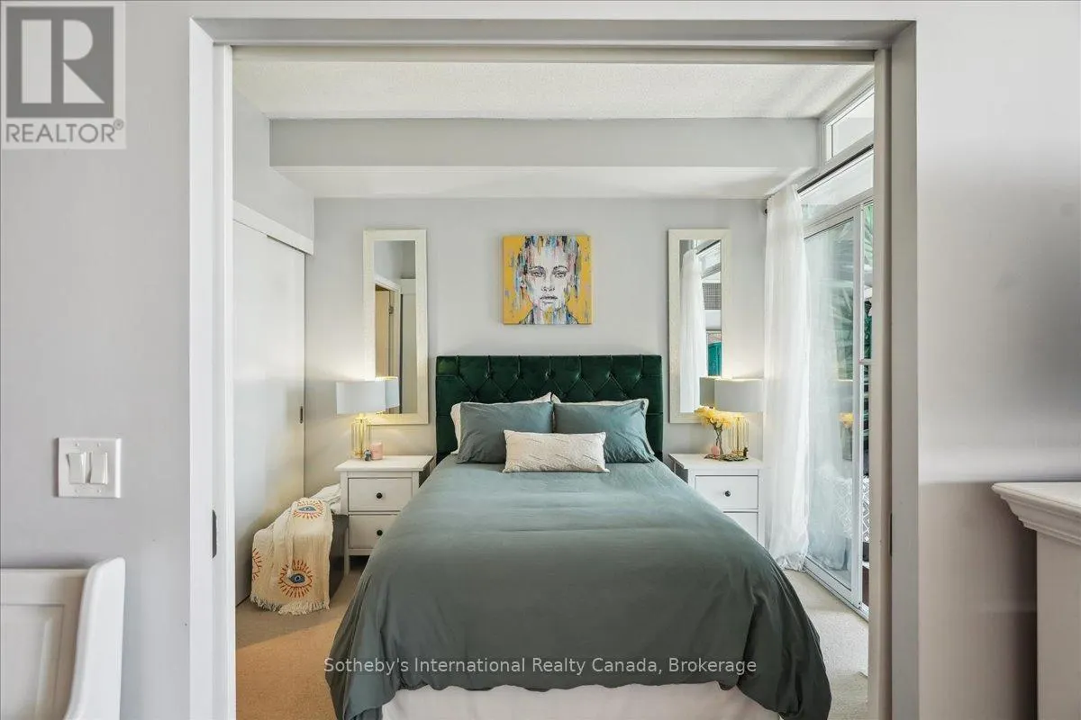 1804 - 218 QUEENS QUAY W, #1804