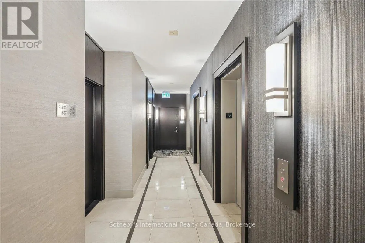 1804 - 218 QUEENS QUAY W, #1804