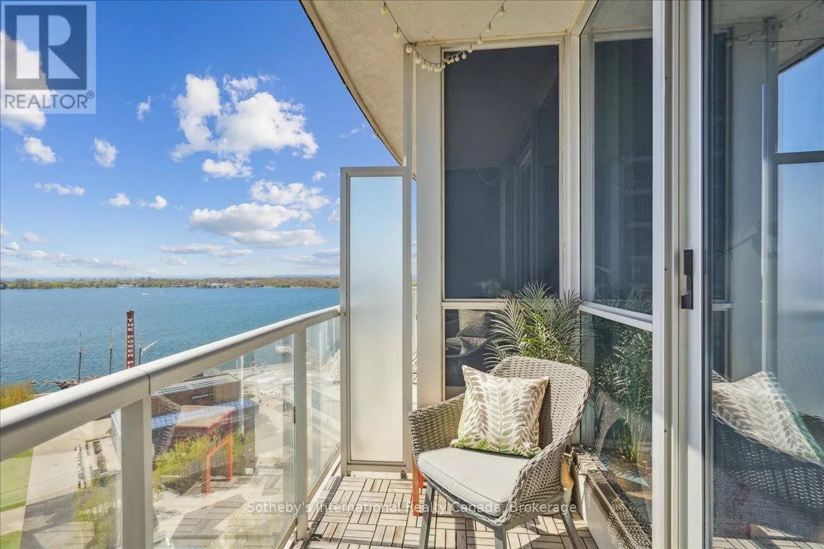 1804 - 218 QUEENS QUAY W, #1804