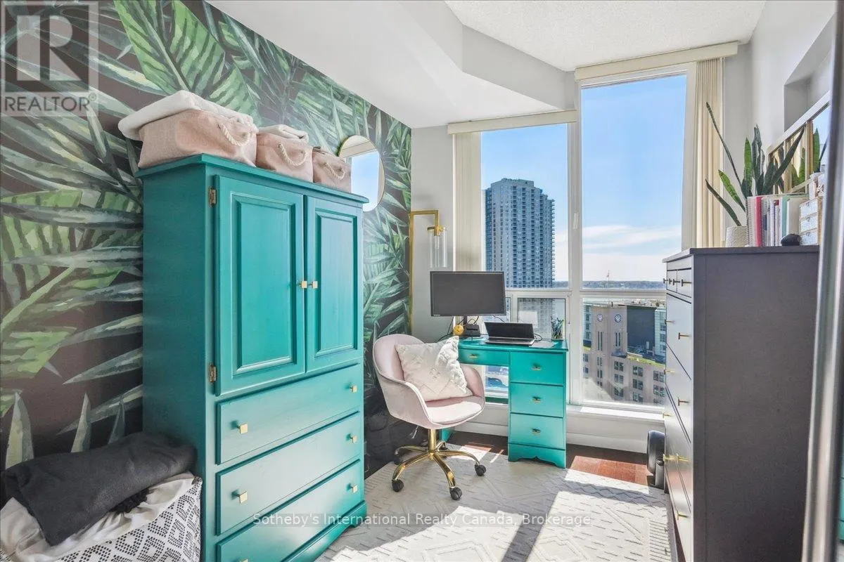 1804 - 218 QUEENS QUAY W, #1804