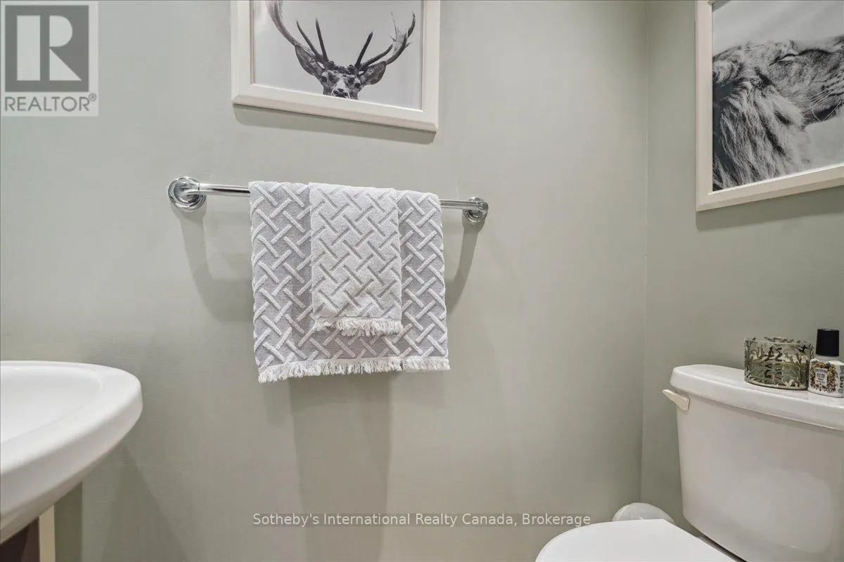 1804 - 218 QUEENS QUAY W, #1804