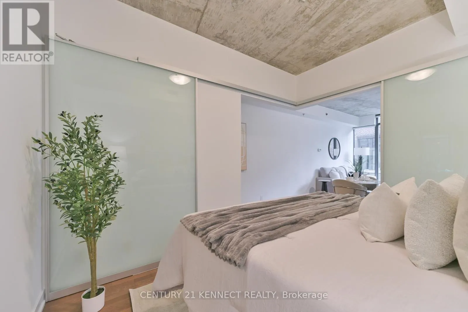 607 - 15 BEVERLEY STREET