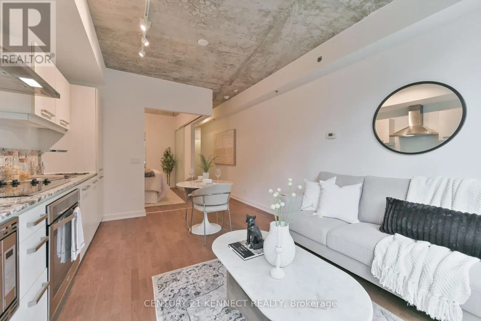 607 - 15 BEVERLEY STREET