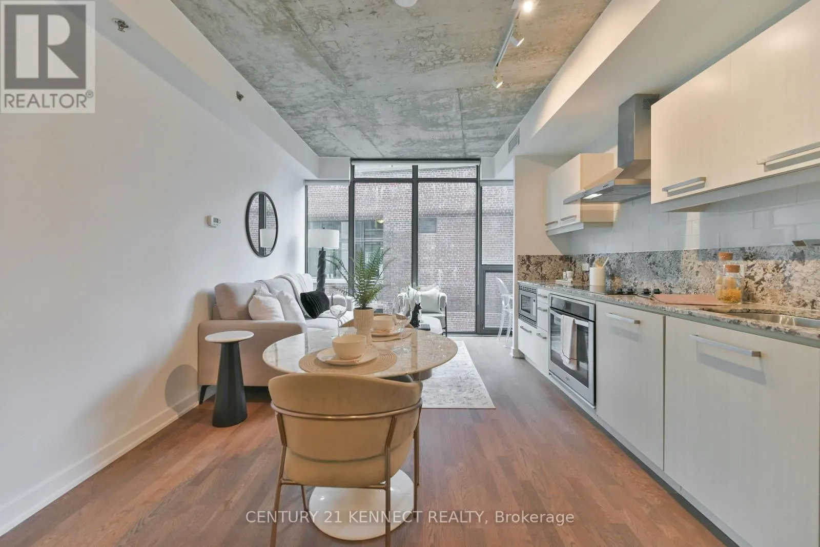 607 - 15 BEVERLEY STREET