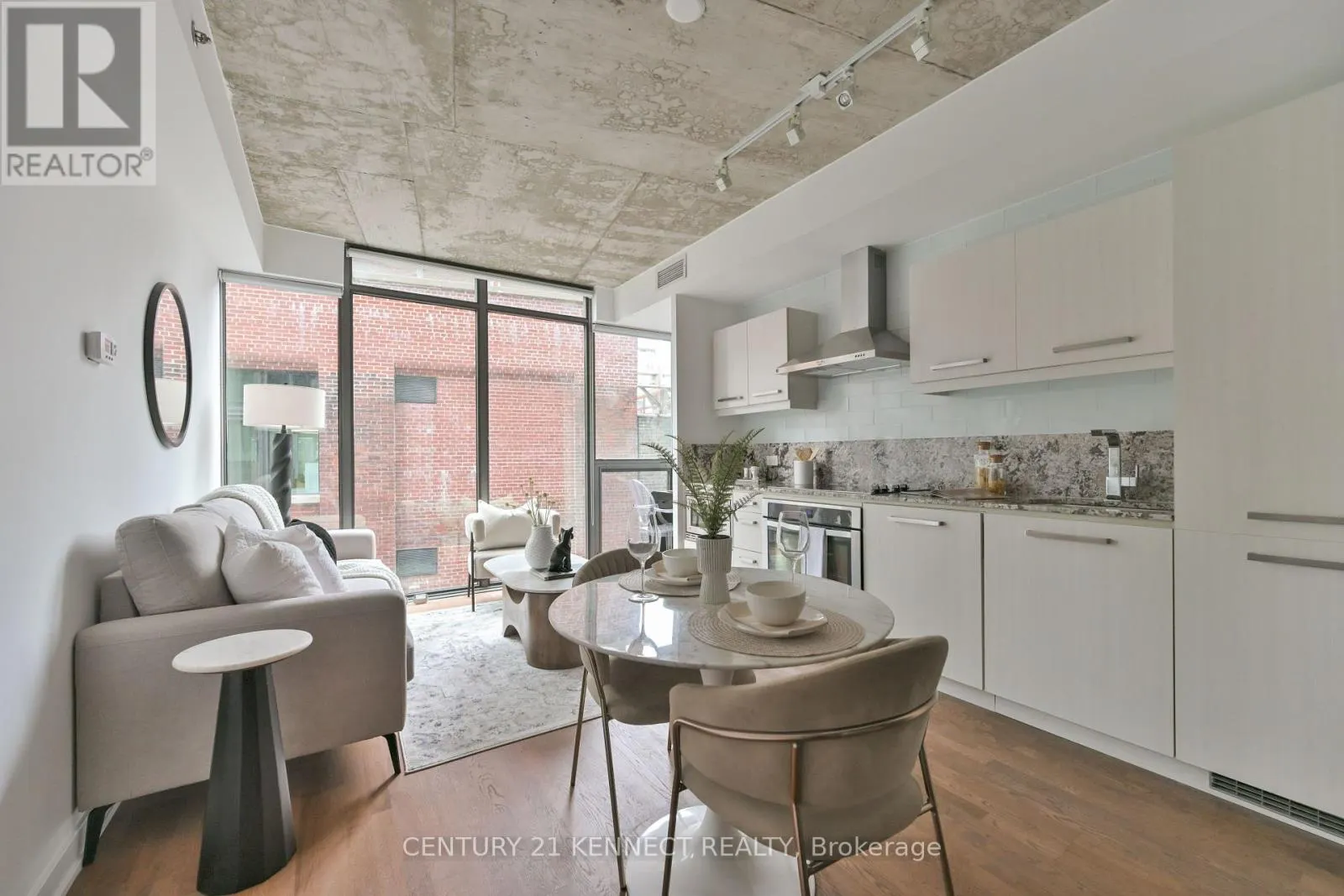 607 - 15 BEVERLEY STREET