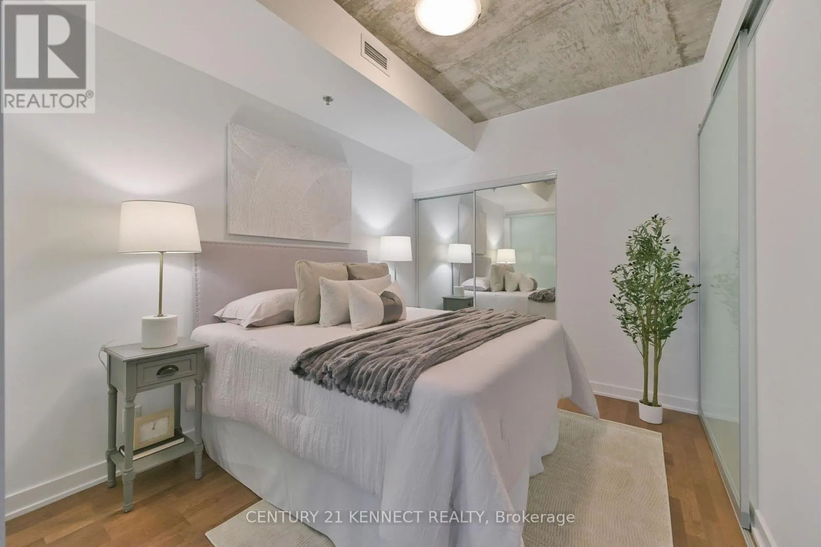 607 - 15 BEVERLEY STREET