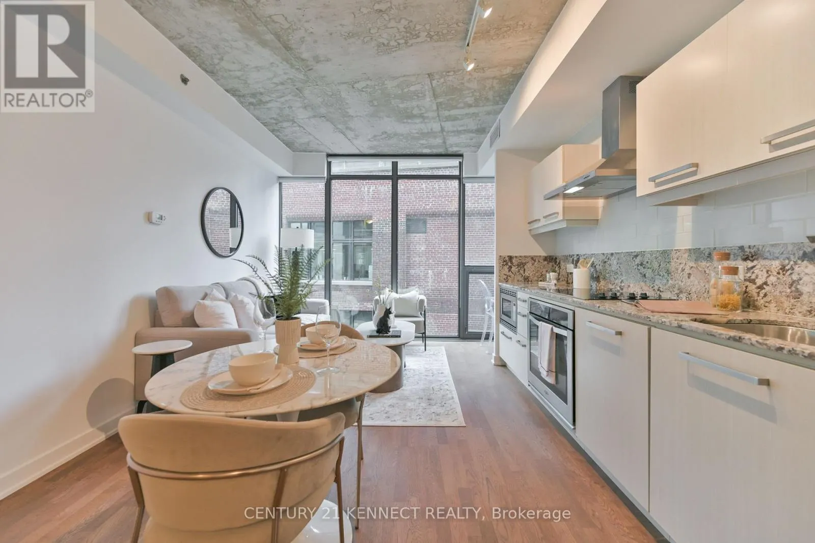 607 - 15 BEVERLEY STREET