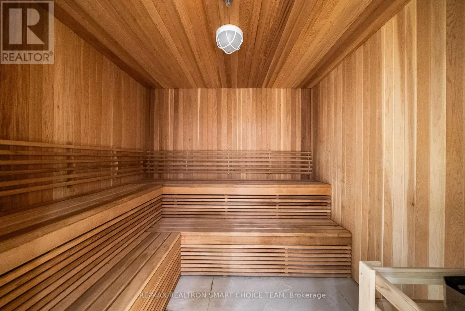 1211 - 28 HOLLYWOOD AVENUE