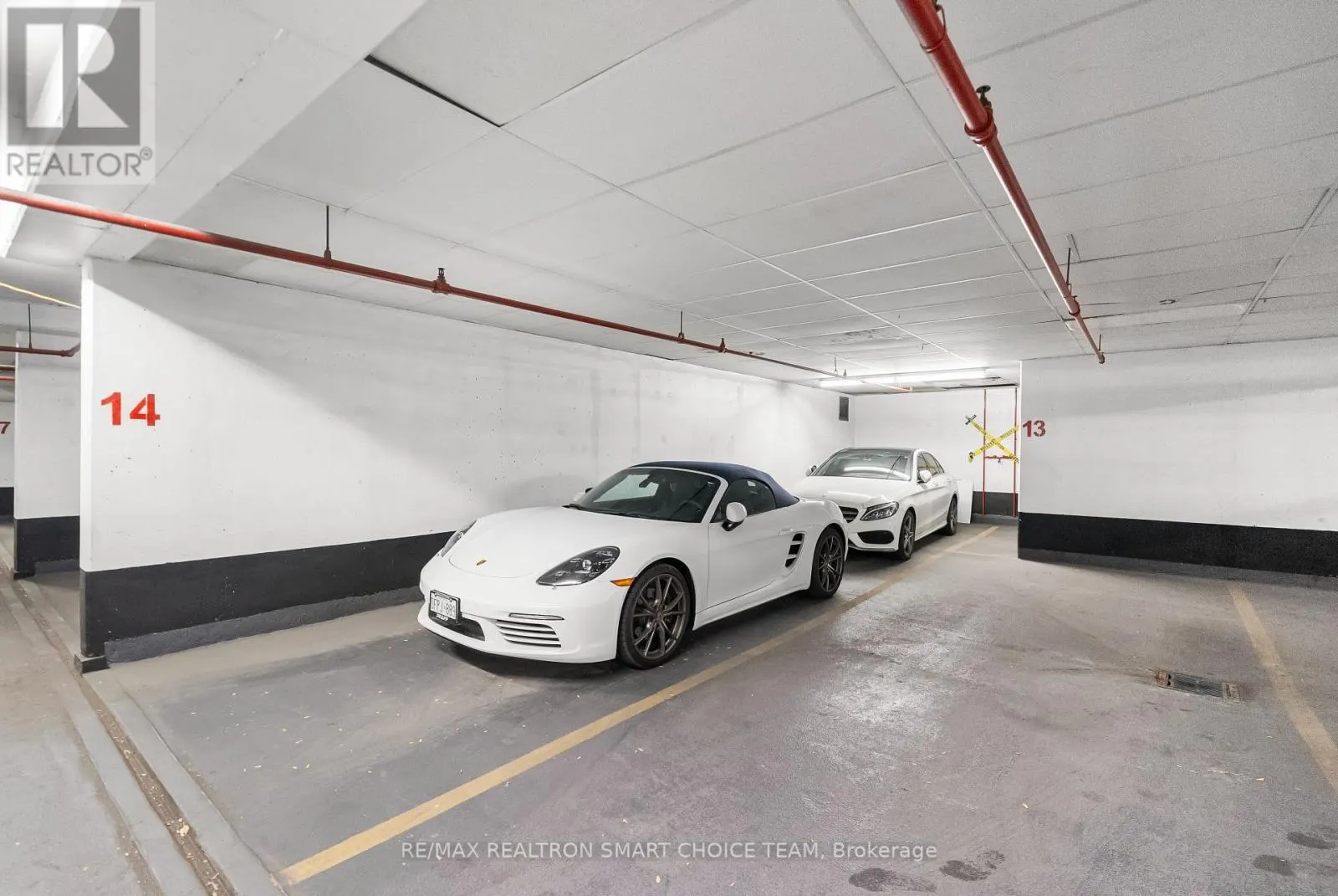 1211 - 28 HOLLYWOOD AVENUE