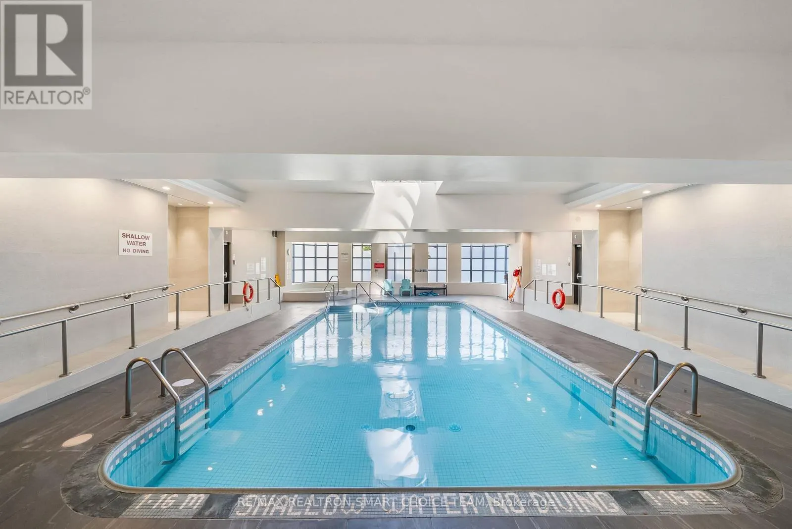 1211 - 28 HOLLYWOOD AVENUE