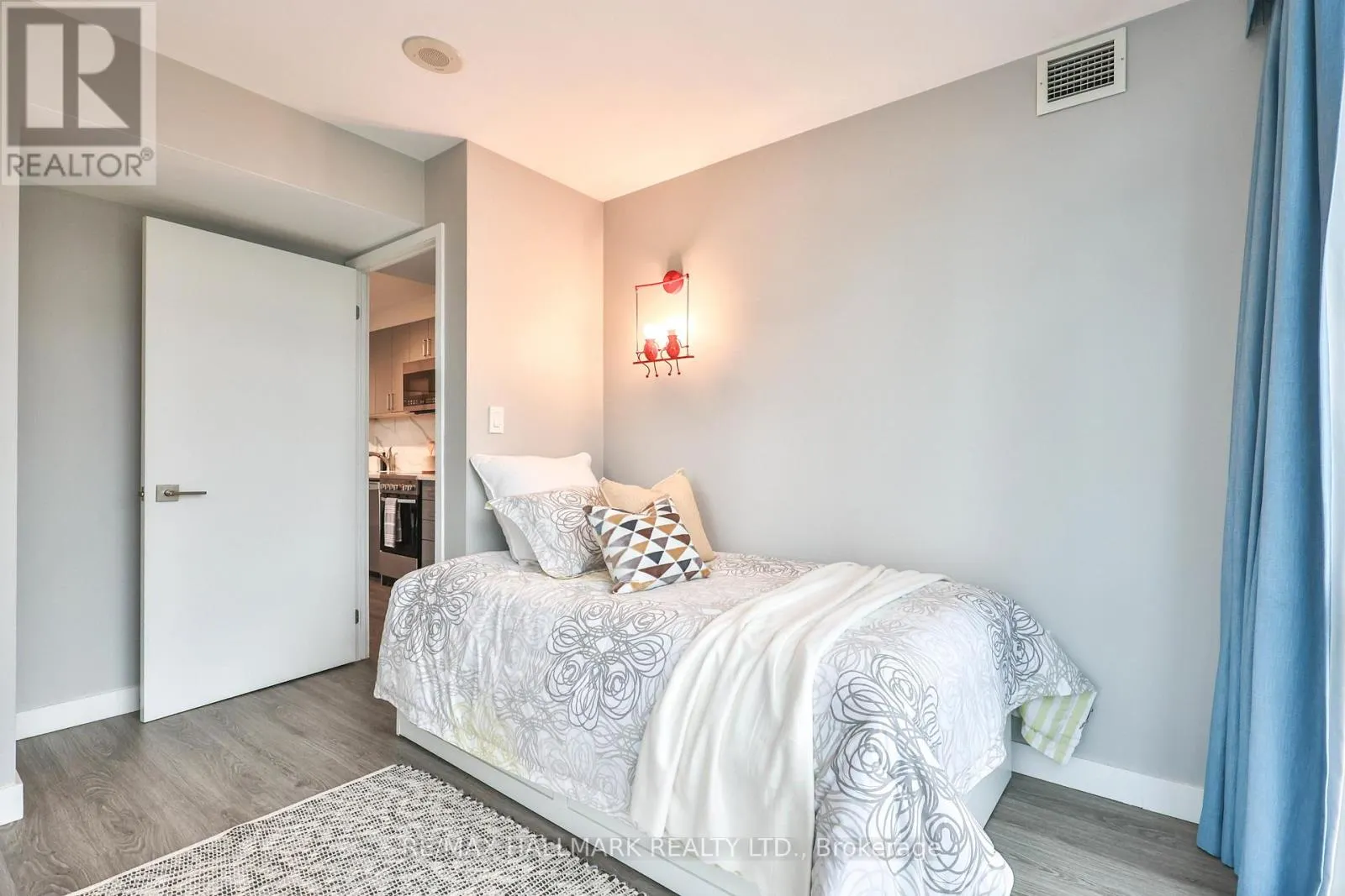 2503 - 15 FORT YORK BOULEVARD