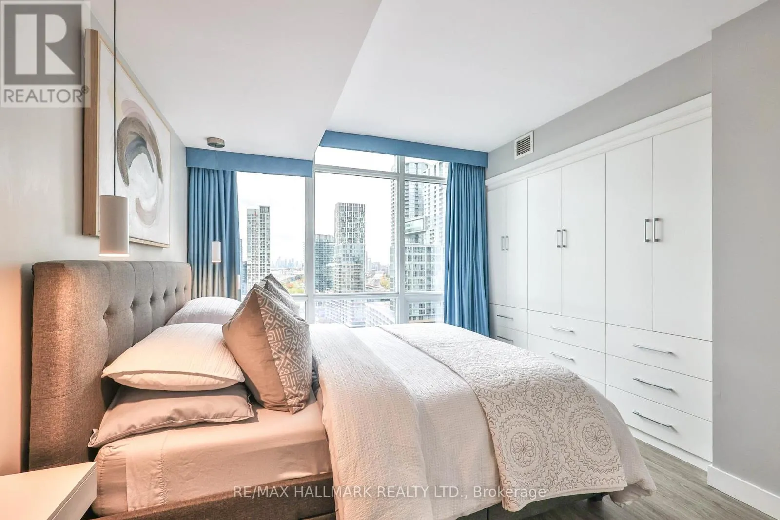 2503 - 15 FORT YORK BOULEVARD