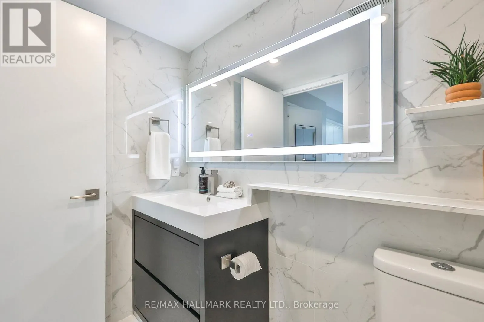 2503 - 15 FORT YORK BOULEVARD