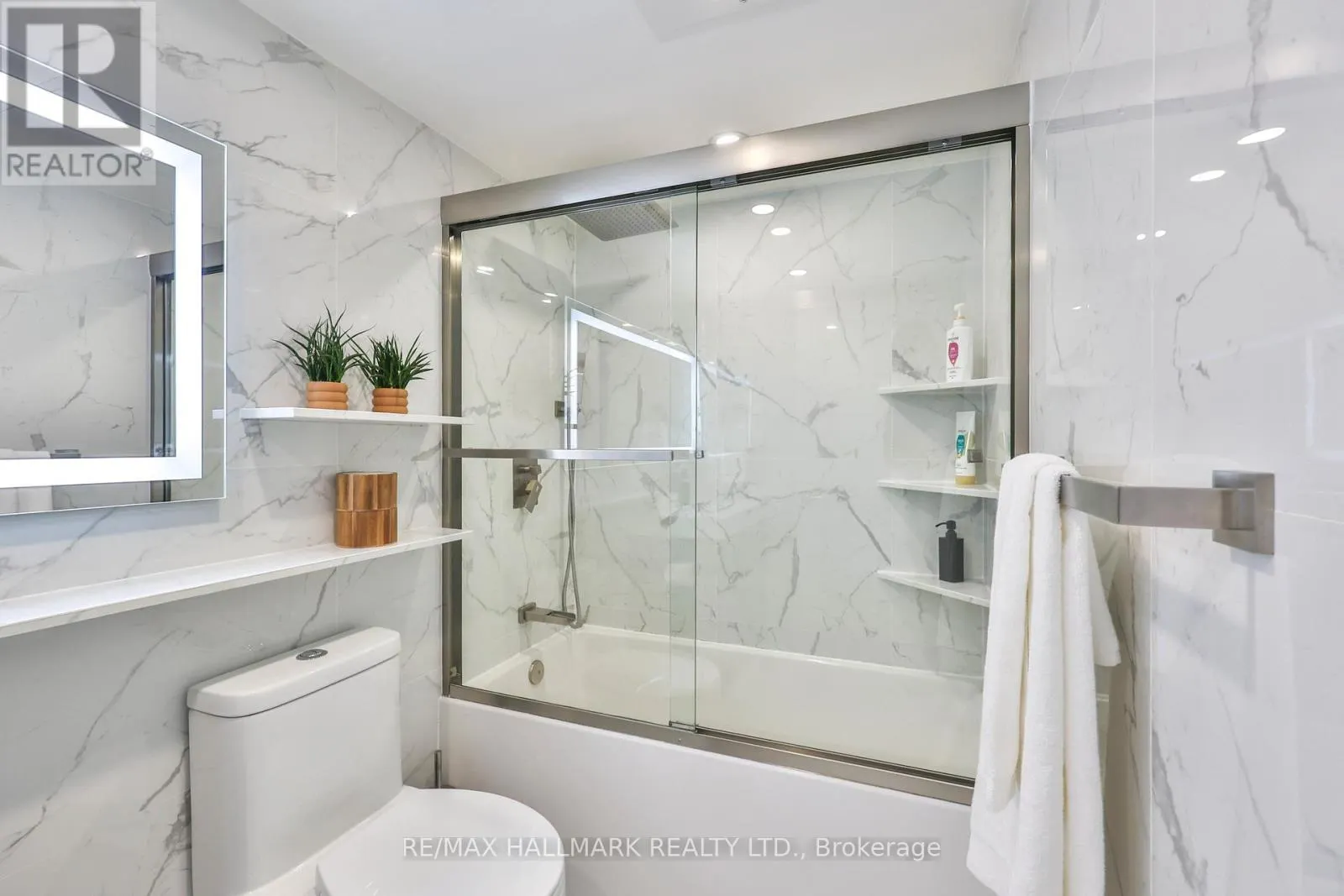 2503 - 15 FORT YORK BOULEVARD