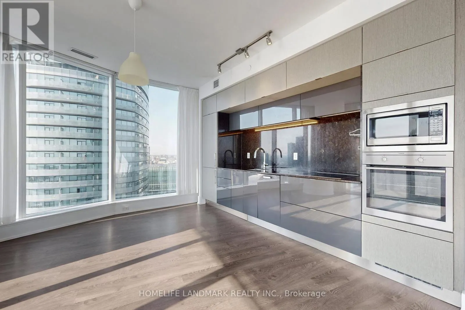 5510 - 10 YORK STREET