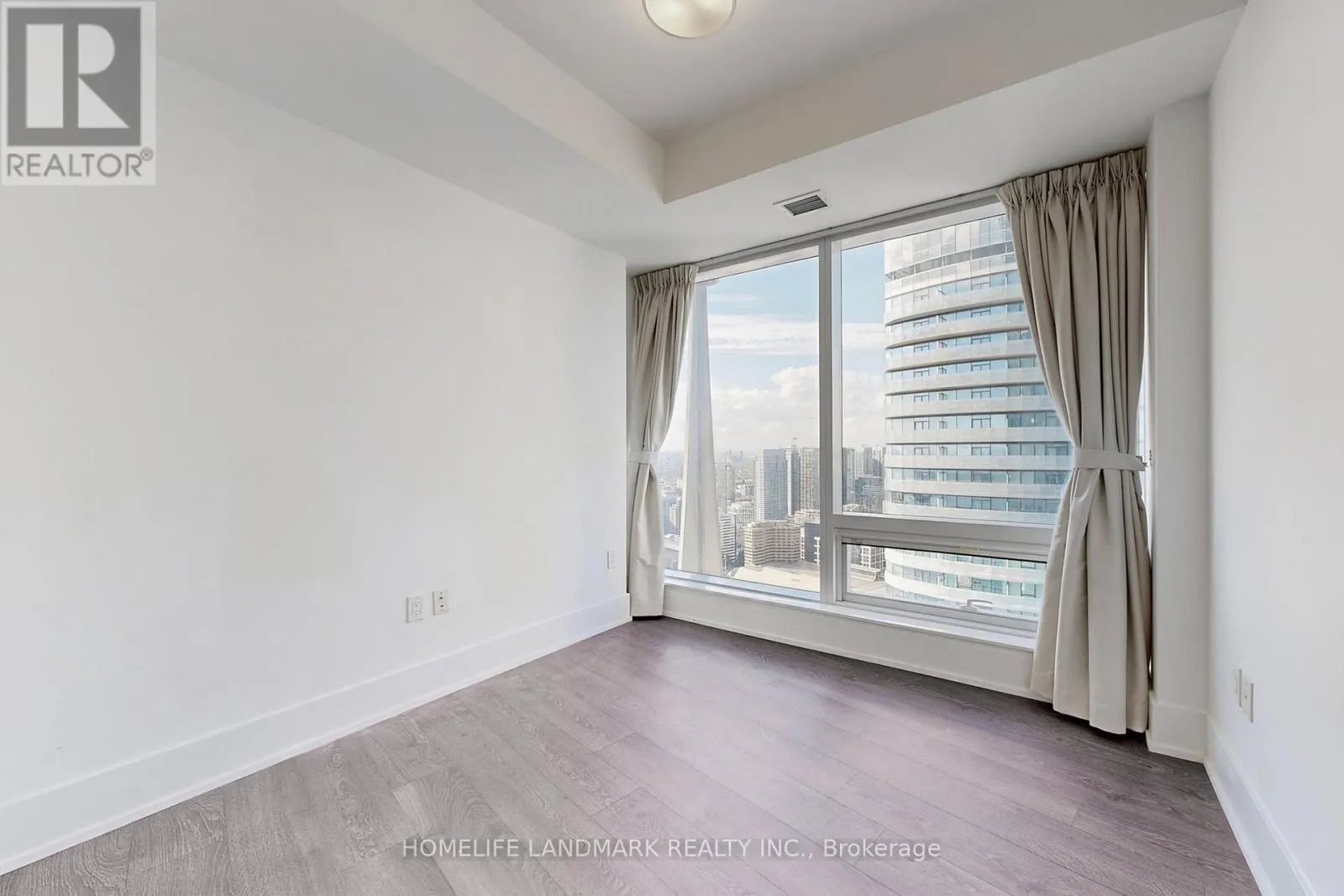 5510 - 10 YORK STREET