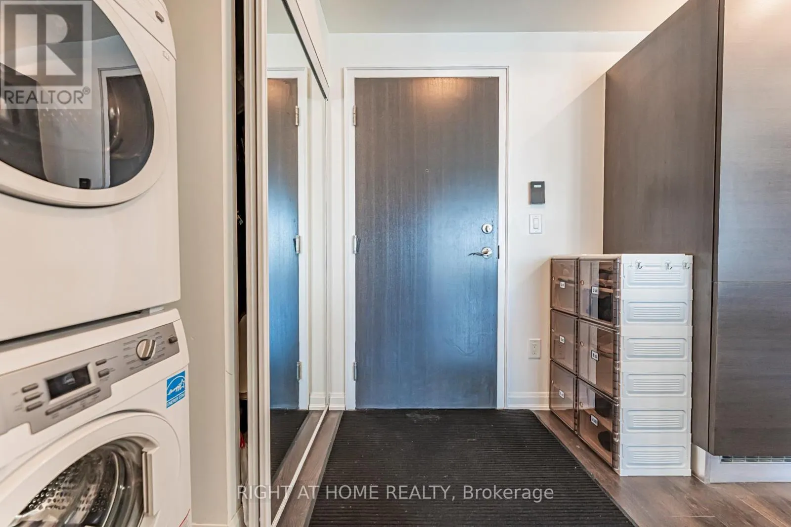 3101 - 9 BOGERT AVENUE