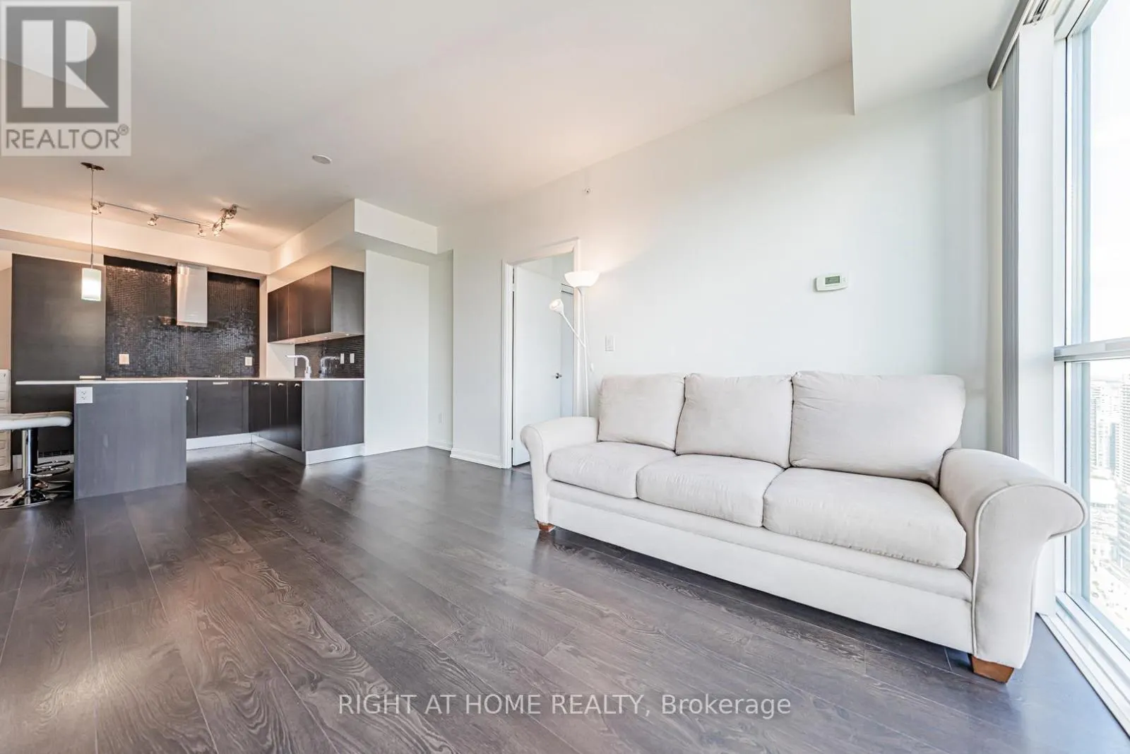 3101 - 9 BOGERT AVENUE