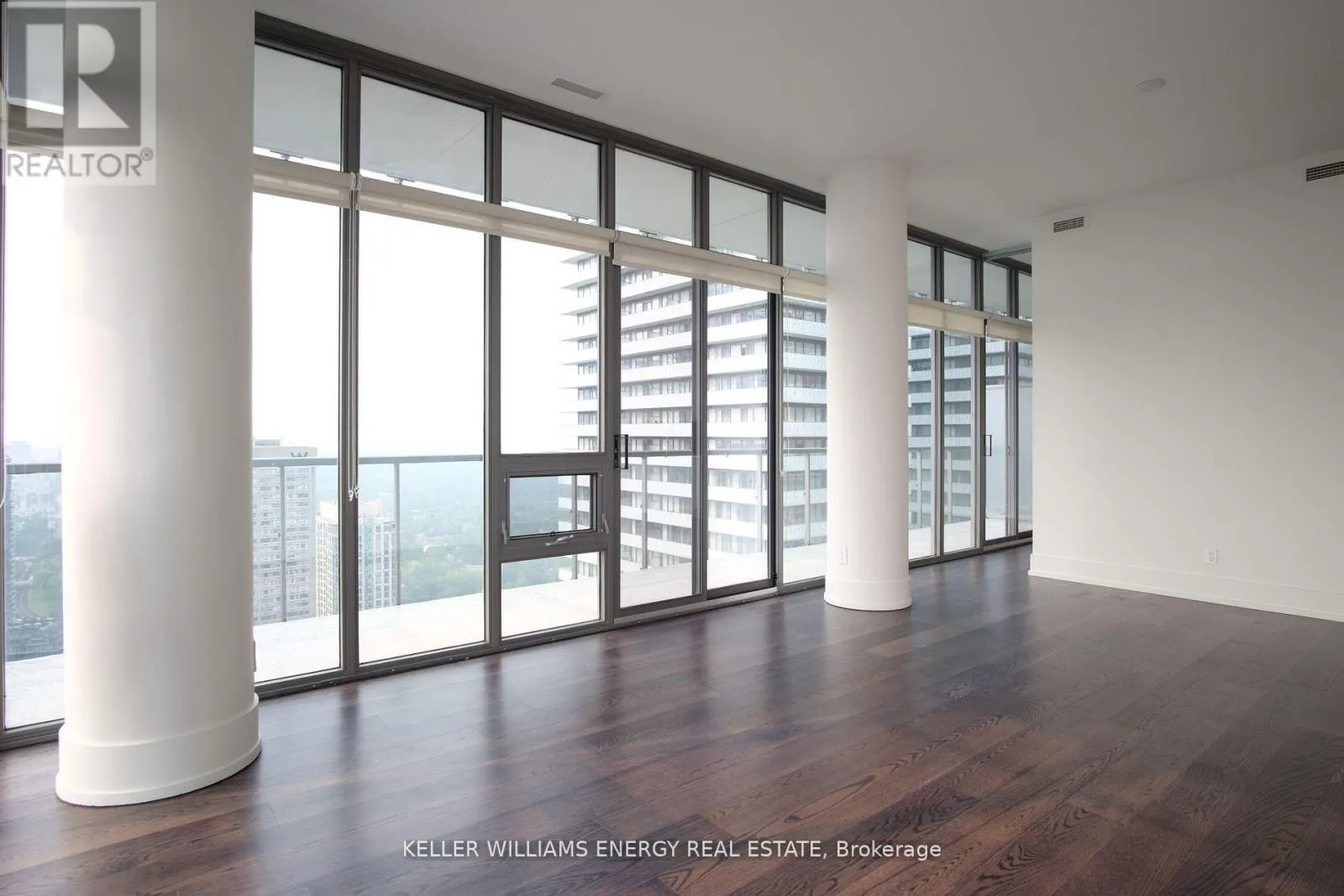 4305 - 33 CHARLES STREET E, #4305