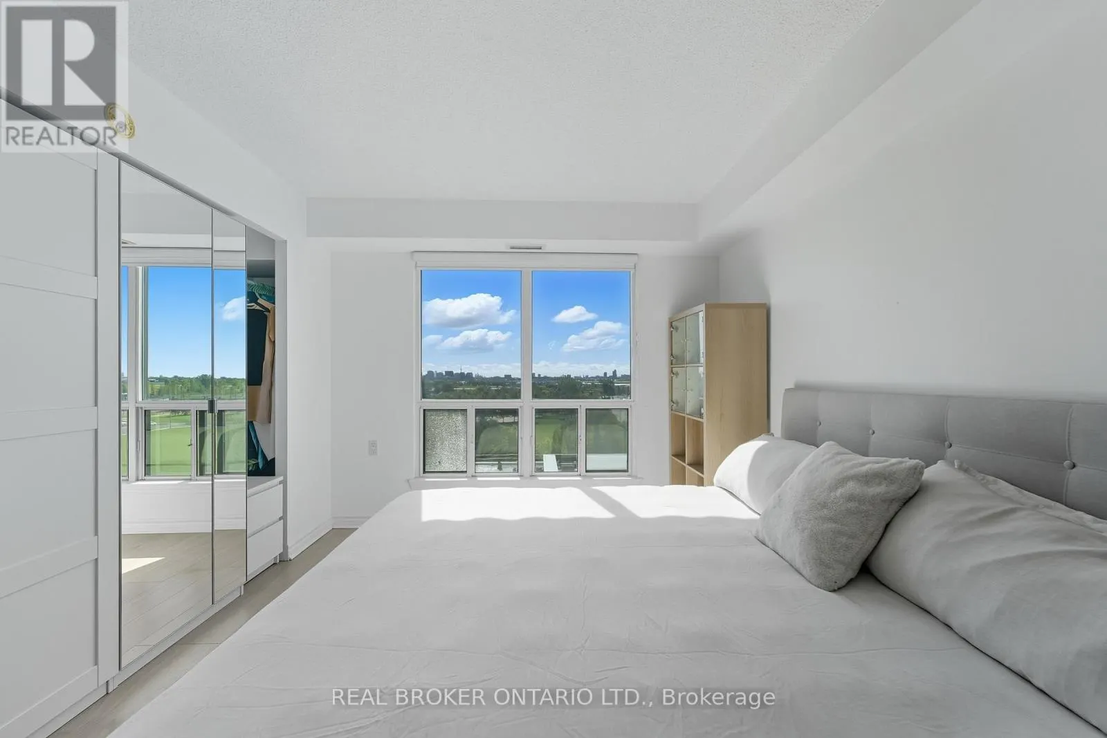 704 - 1030 SHEPPARD AVENUE W