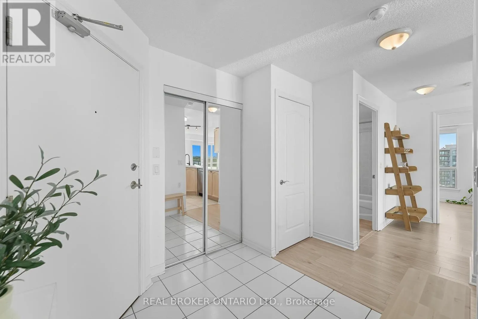 704 - 1030 SHEPPARD AVENUE W