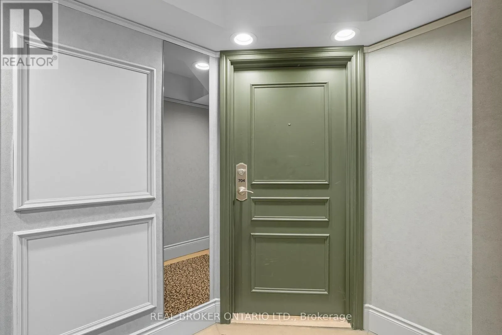 704 - 1030 SHEPPARD AVENUE W