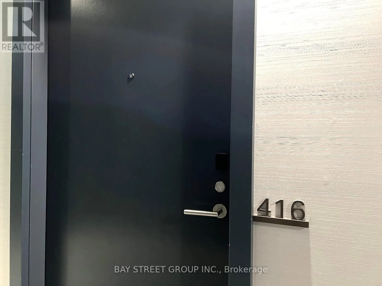 416 - 65 BROADWAY AVENUE