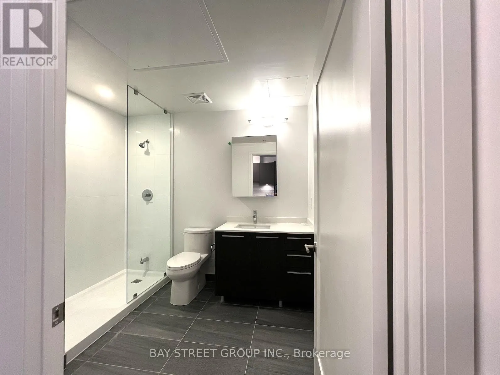 416 - 65 BROADWAY AVENUE