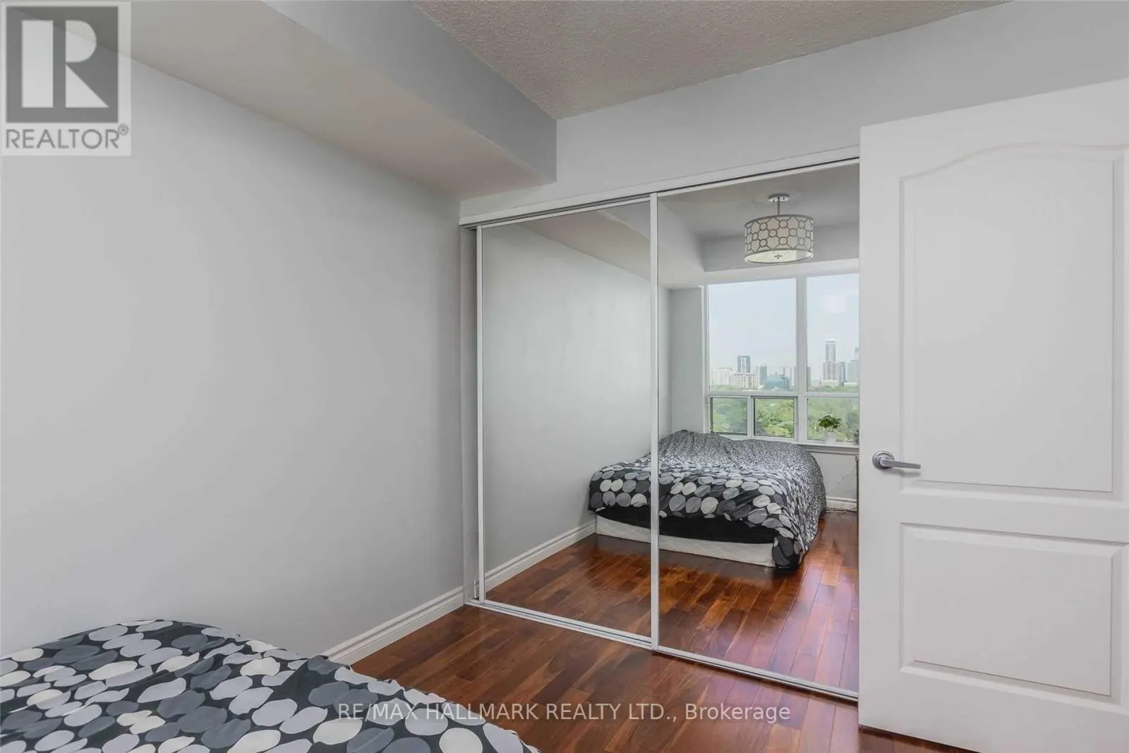 1113 - 17 BARBERRY PLACE