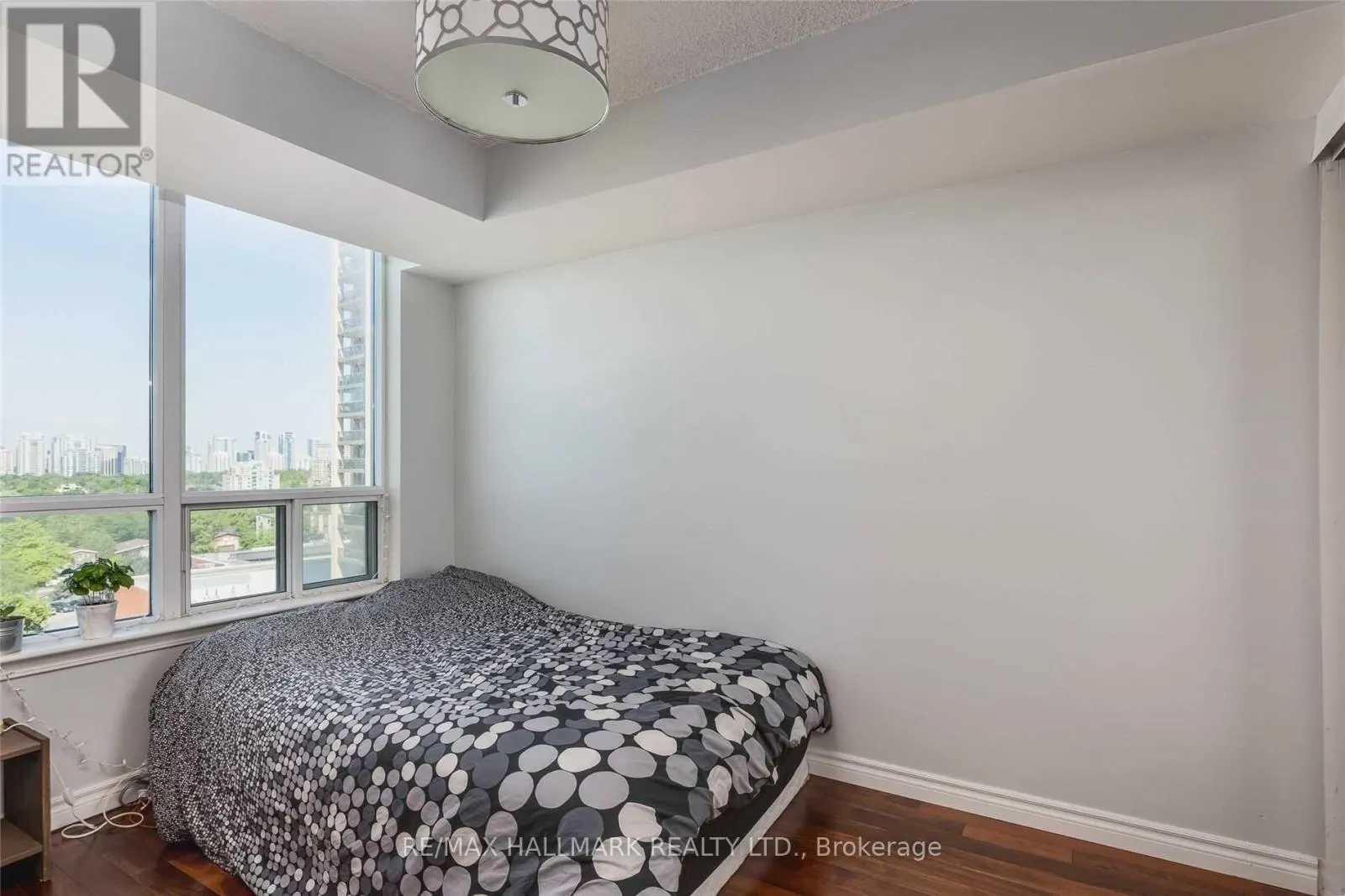 1113 - 17 BARBERRY PLACE