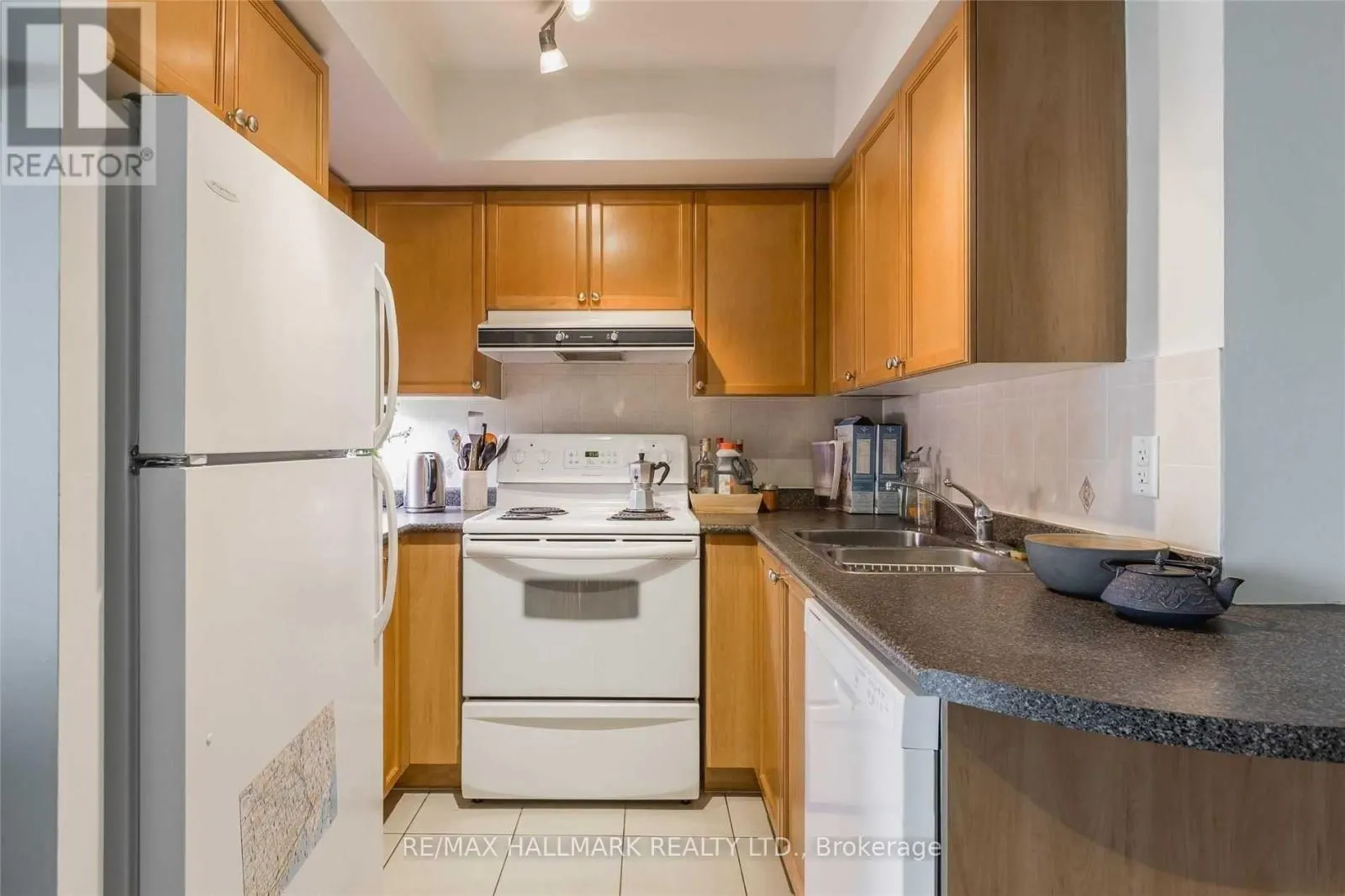 1113 - 17 BARBERRY PLACE