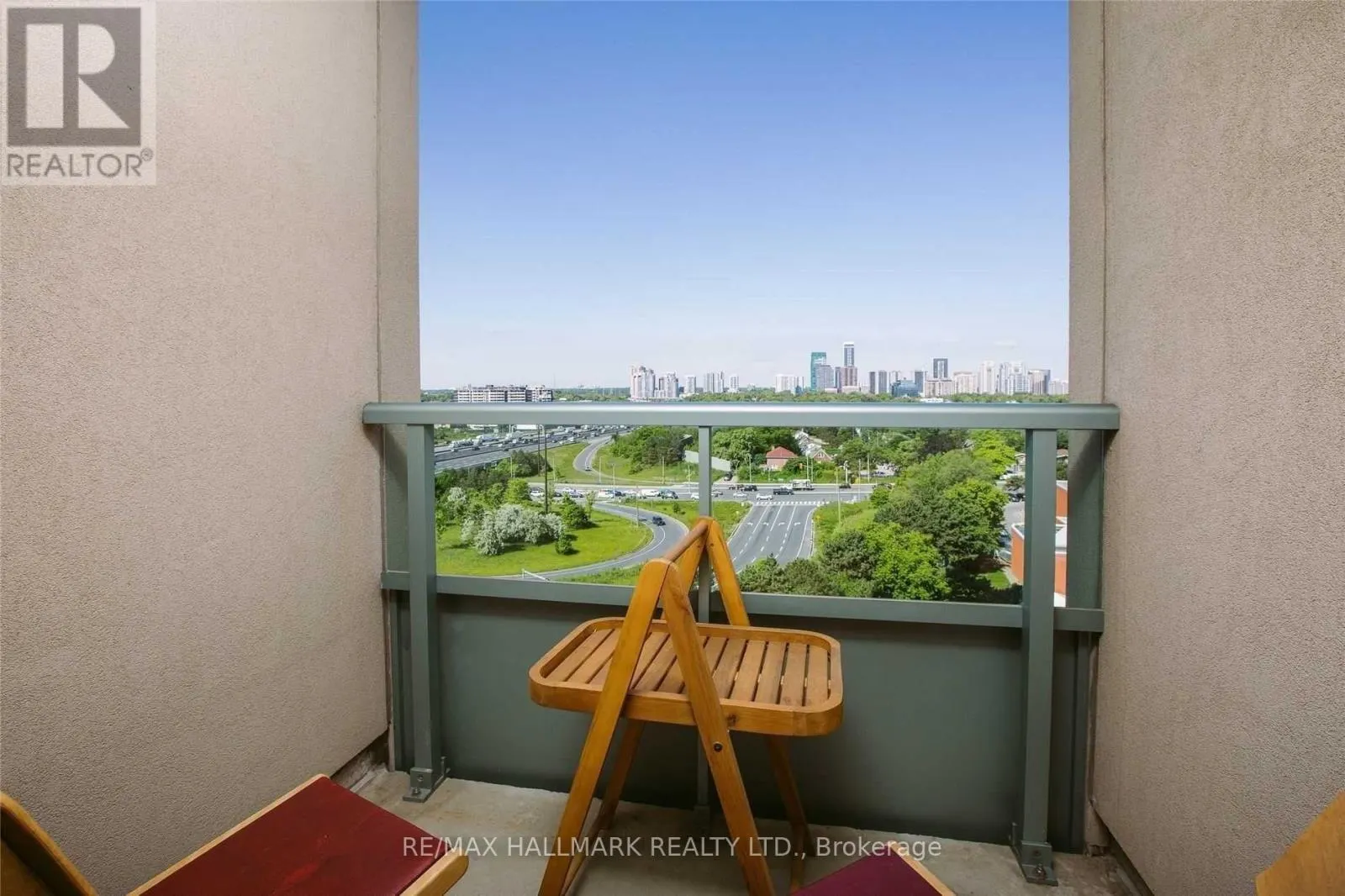 1113 - 17 BARBERRY PLACE