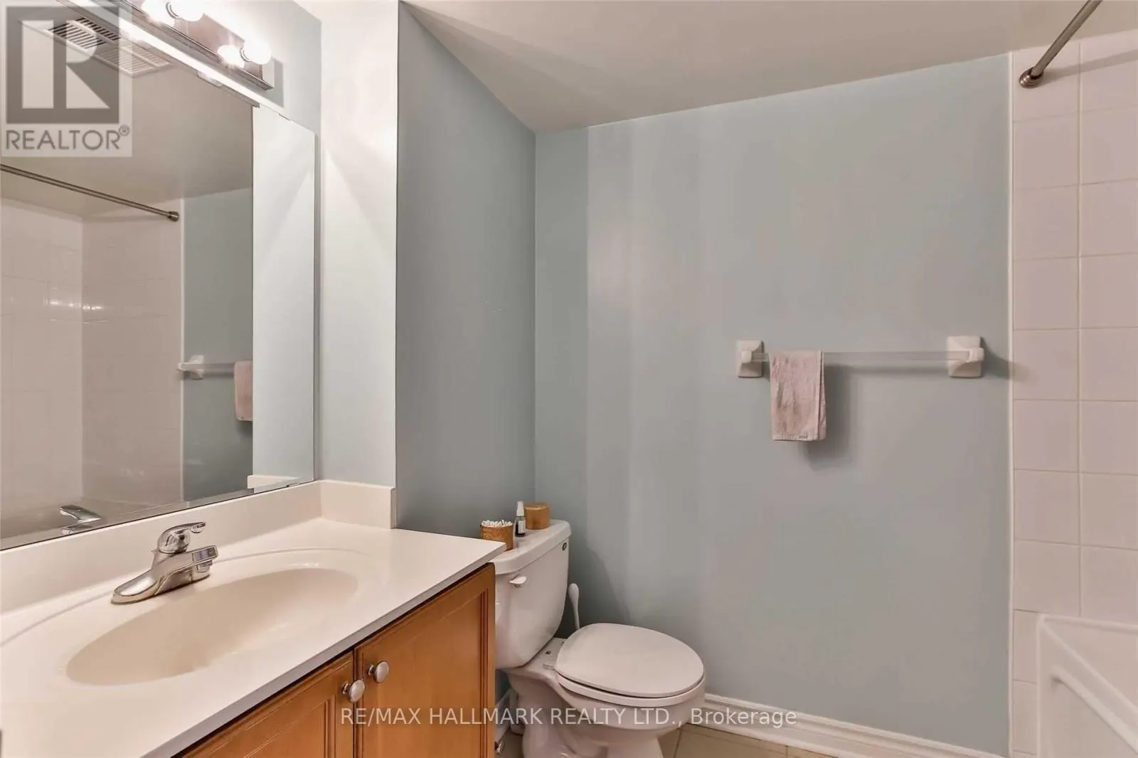 1113 - 17 BARBERRY PLACE