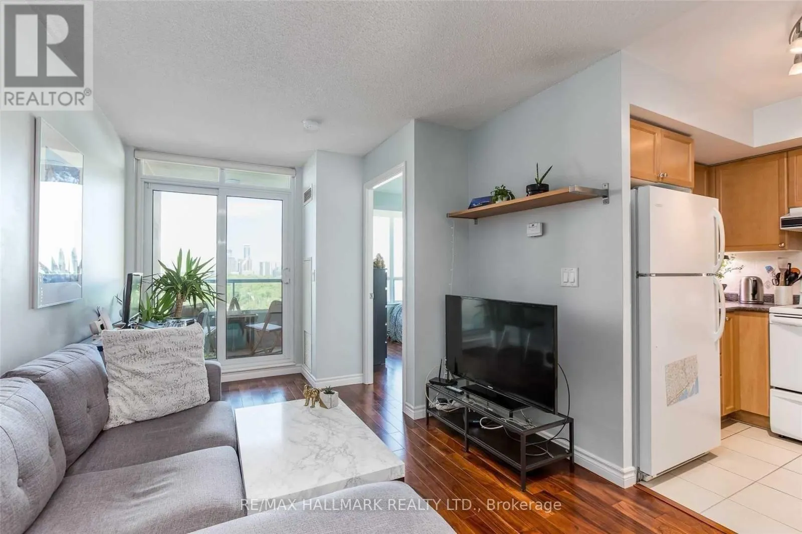 1113 - 17 BARBERRY PLACE