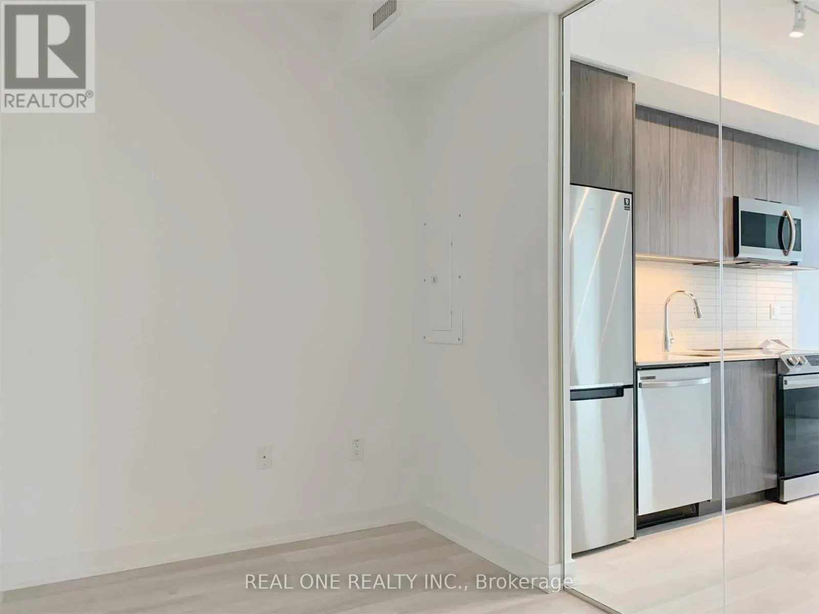 1429 - 50 POWER STREET