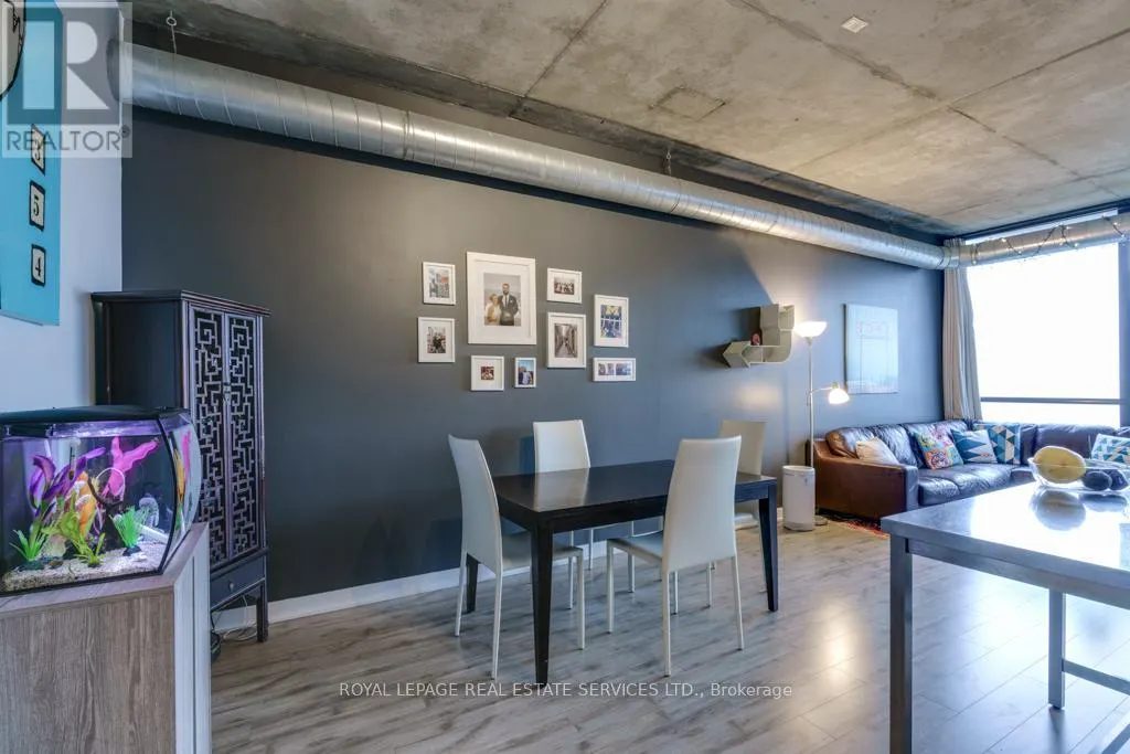 516 - 60 BATHURST STREET