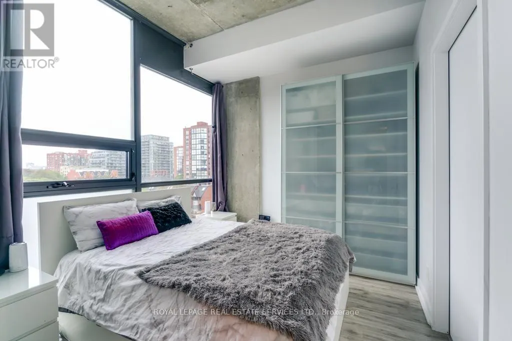 516 - 60 BATHURST STREET