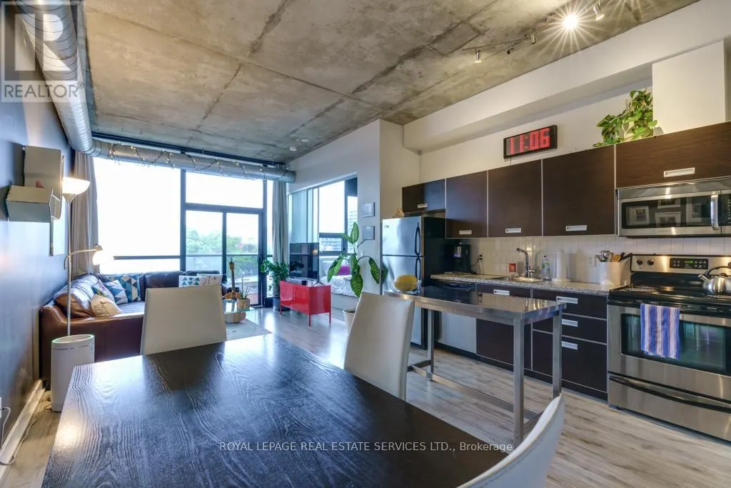 516 - 60 BATHURST STREET