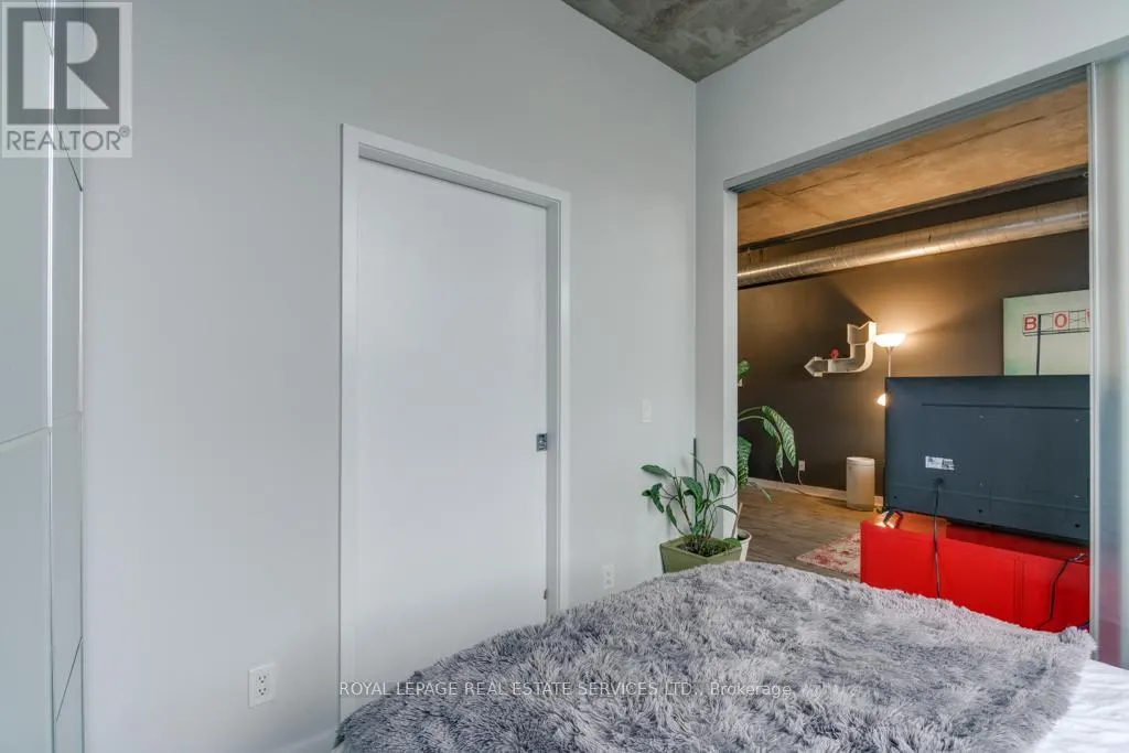 516 - 60 BATHURST STREET