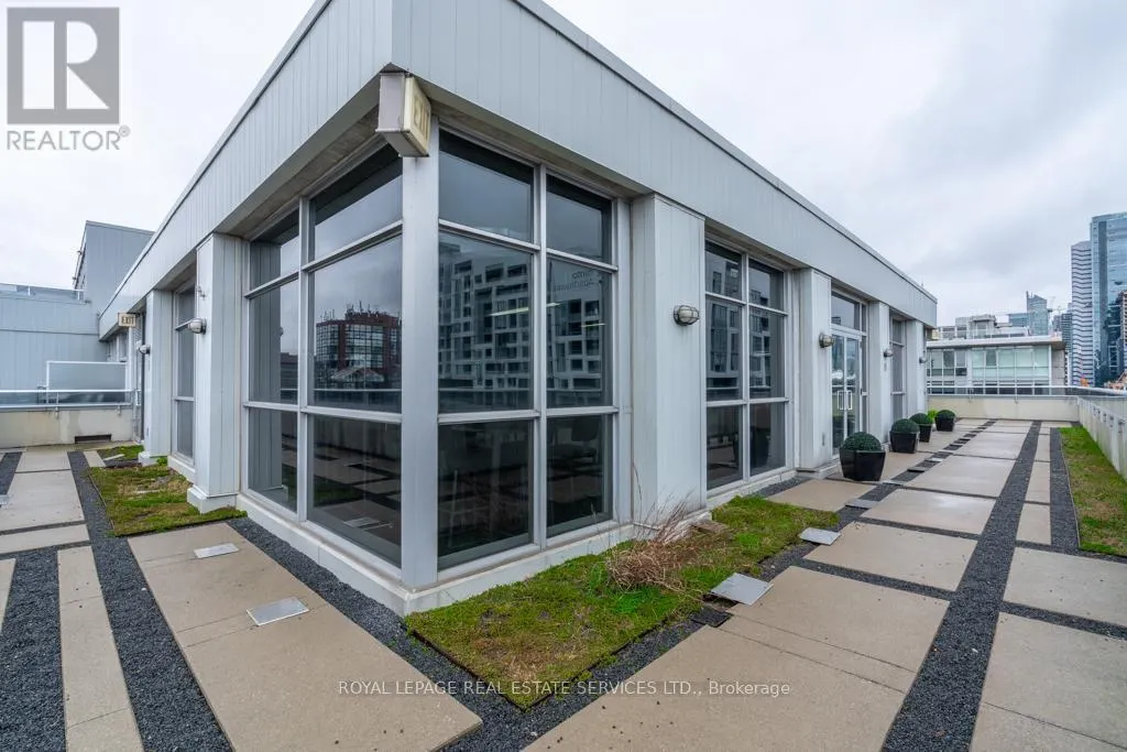 516 - 60 BATHURST STREET