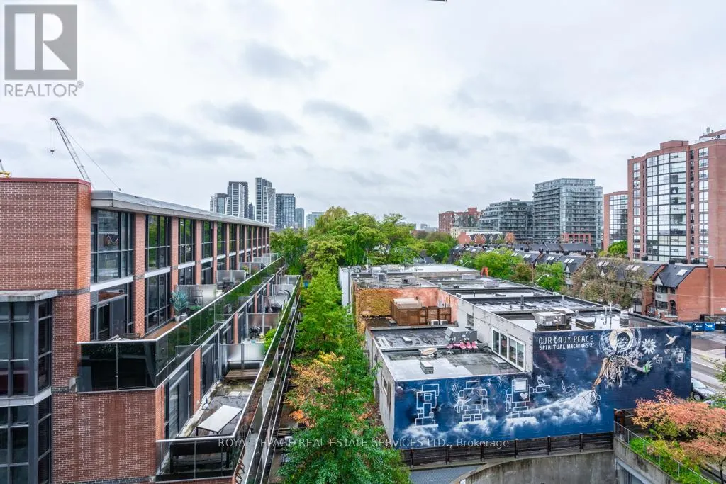 516 - 60 BATHURST STREET