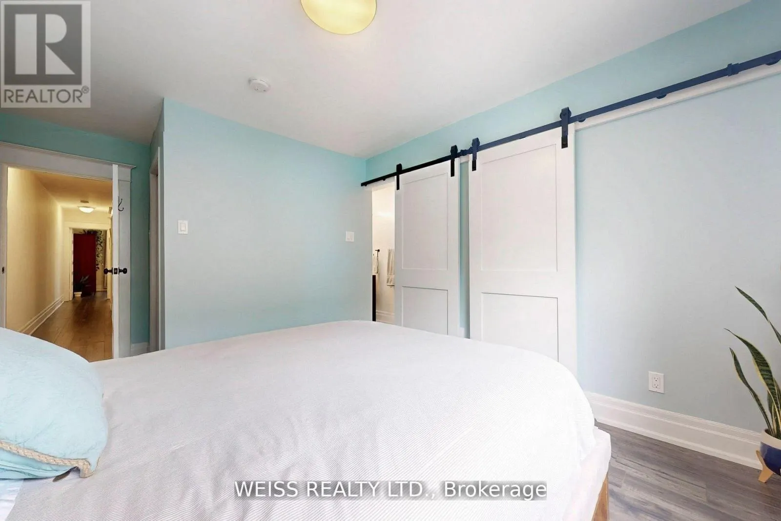 758 RICHMOND STREET W