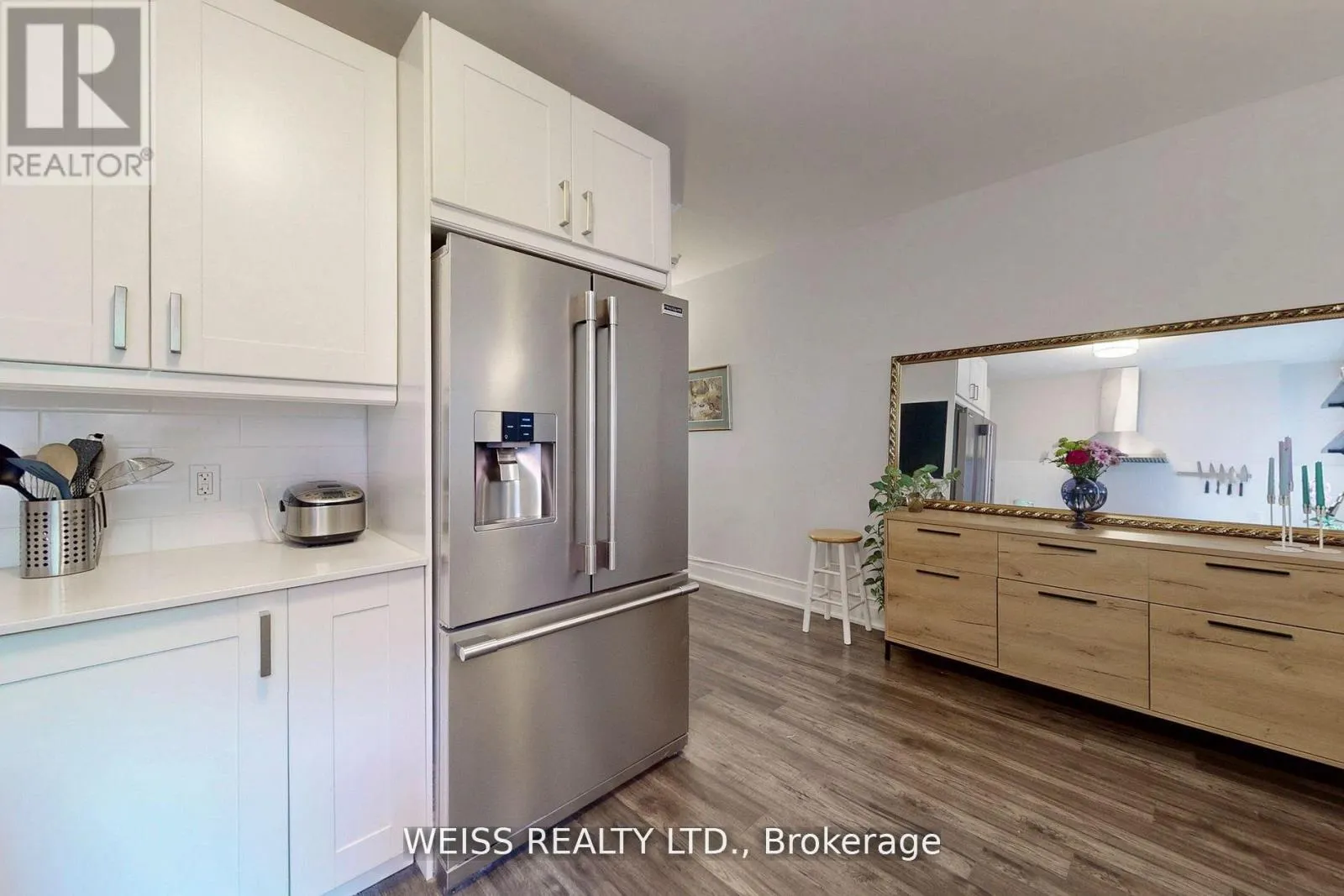 758 RICHMOND STREET W