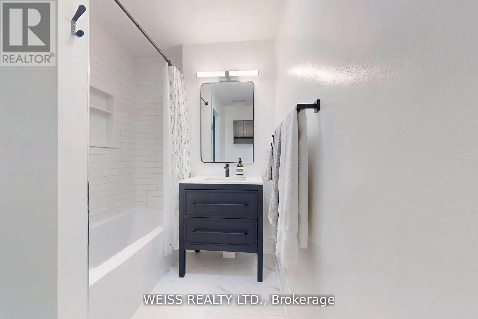 758 RICHMOND STREET W