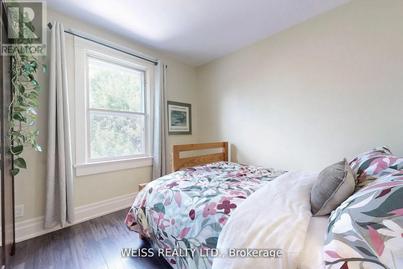 758 RICHMOND STREET W