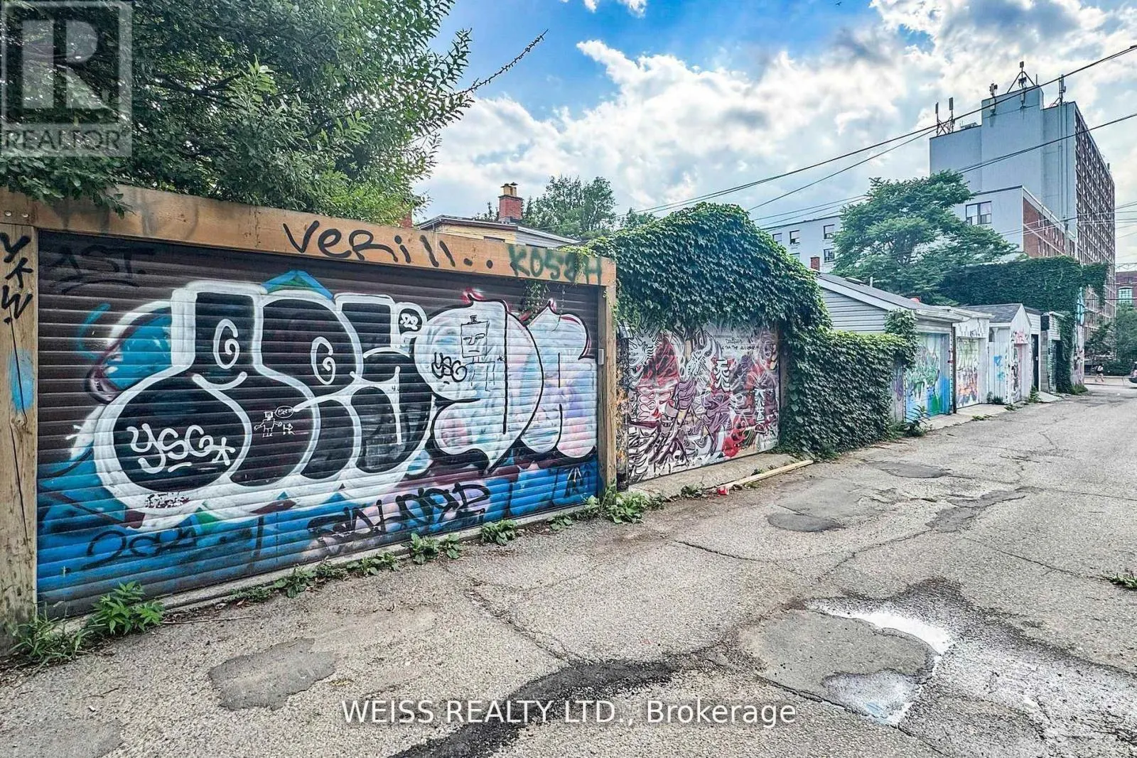 758 RICHMOND STREET W