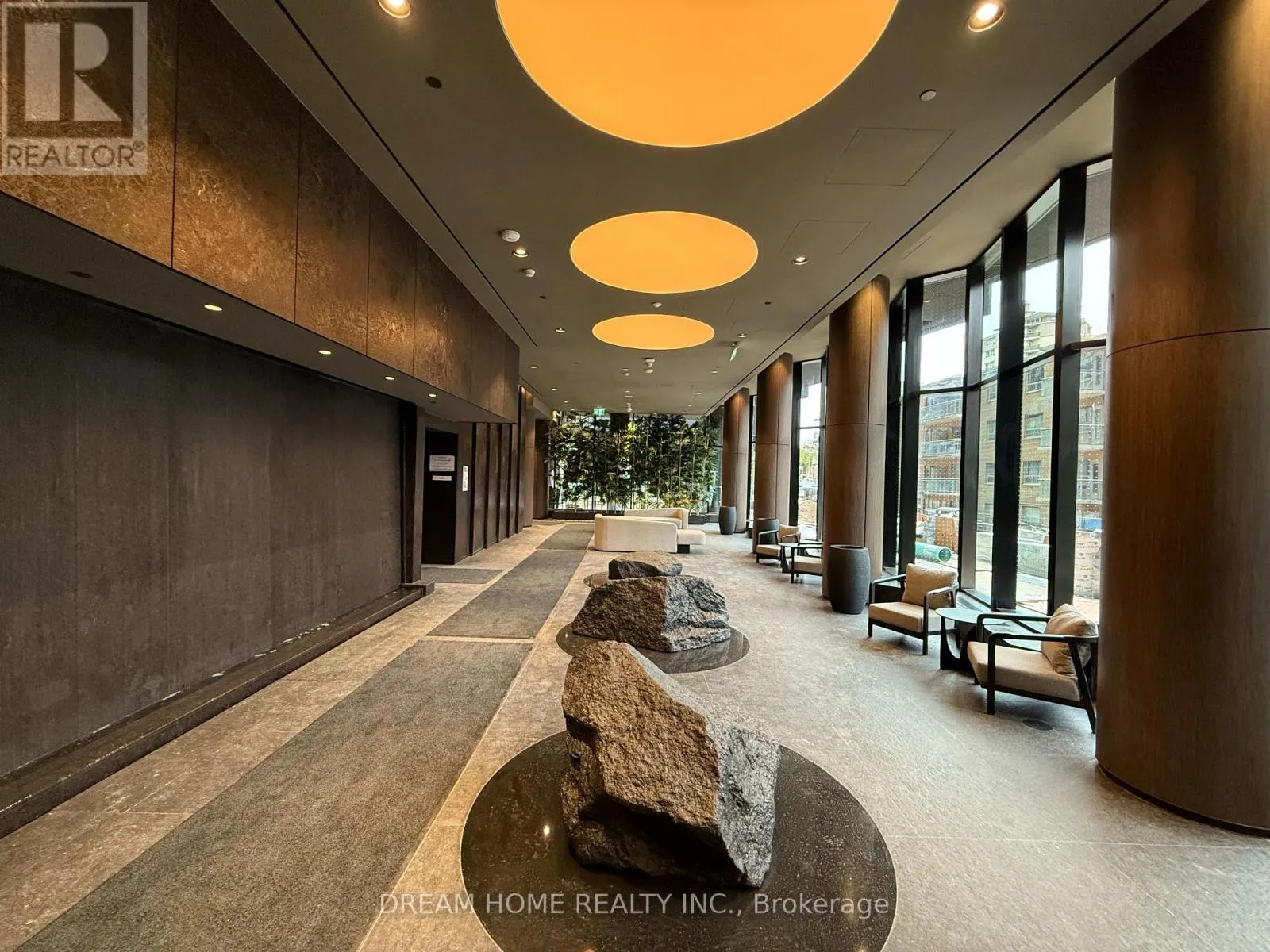 1314 - 120 BROADWAY AVENUE