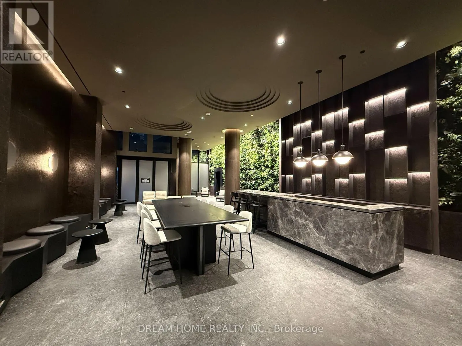 1314 - 120 BROADWAY AVENUE